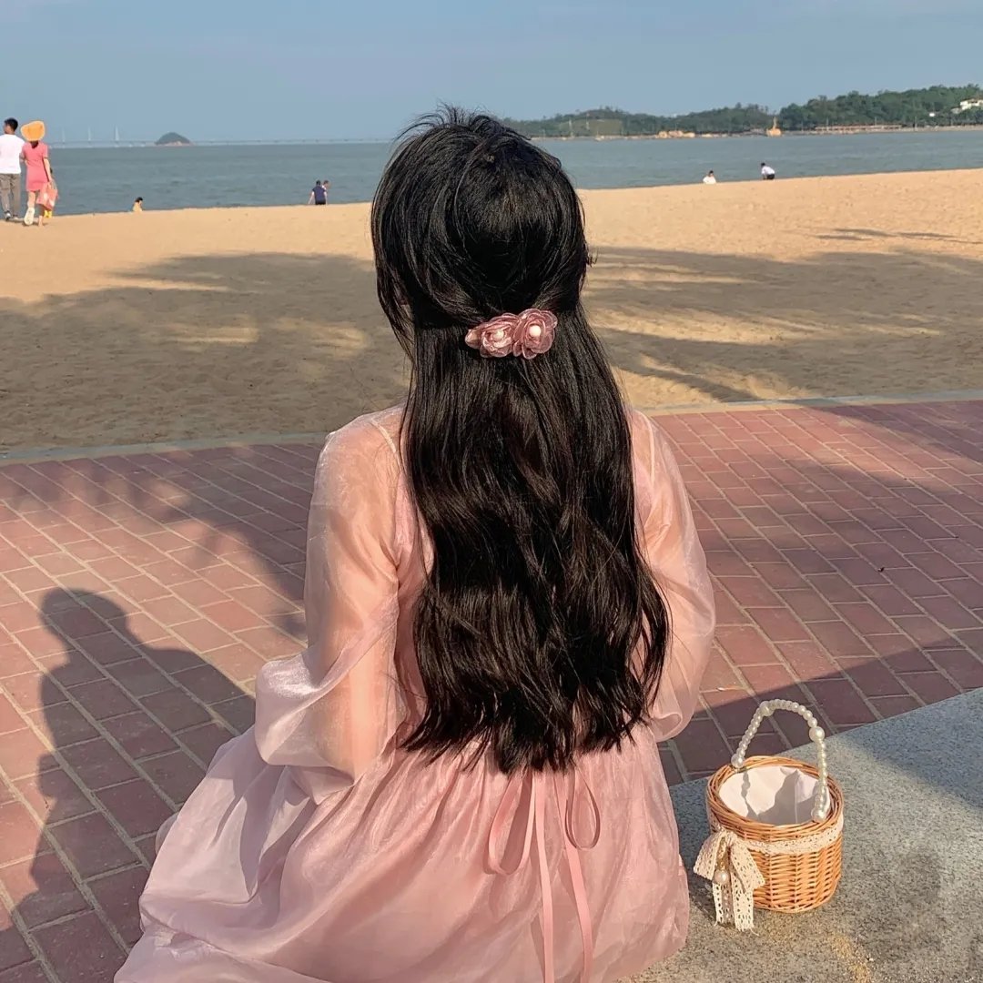 乳房与月亮